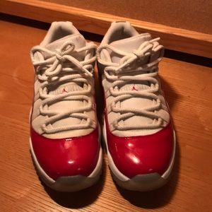 Jordan 11’s size 8